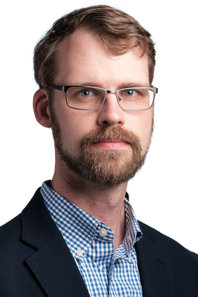 Ken Peters of Warren Wealth Management headshot
